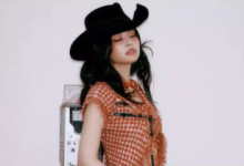 Photo of BLACKPINK’s Jennie Sets the Internet Ablaze with Bold “Peekaboo Double Pants” Trend